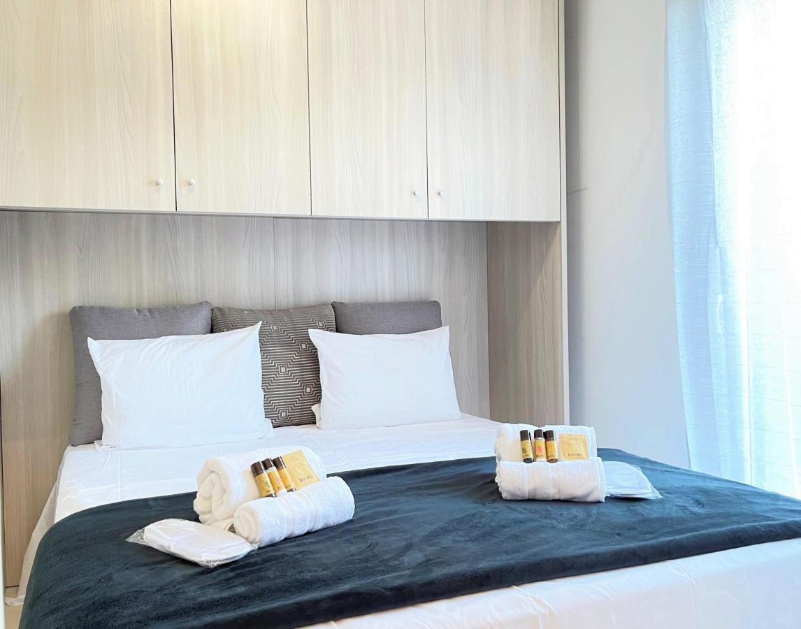 Tres Bel Appartement -Residence Avec Piscine Sur Le Toit Et Vue Panoramique Saint-Raphaël Exteriör bild