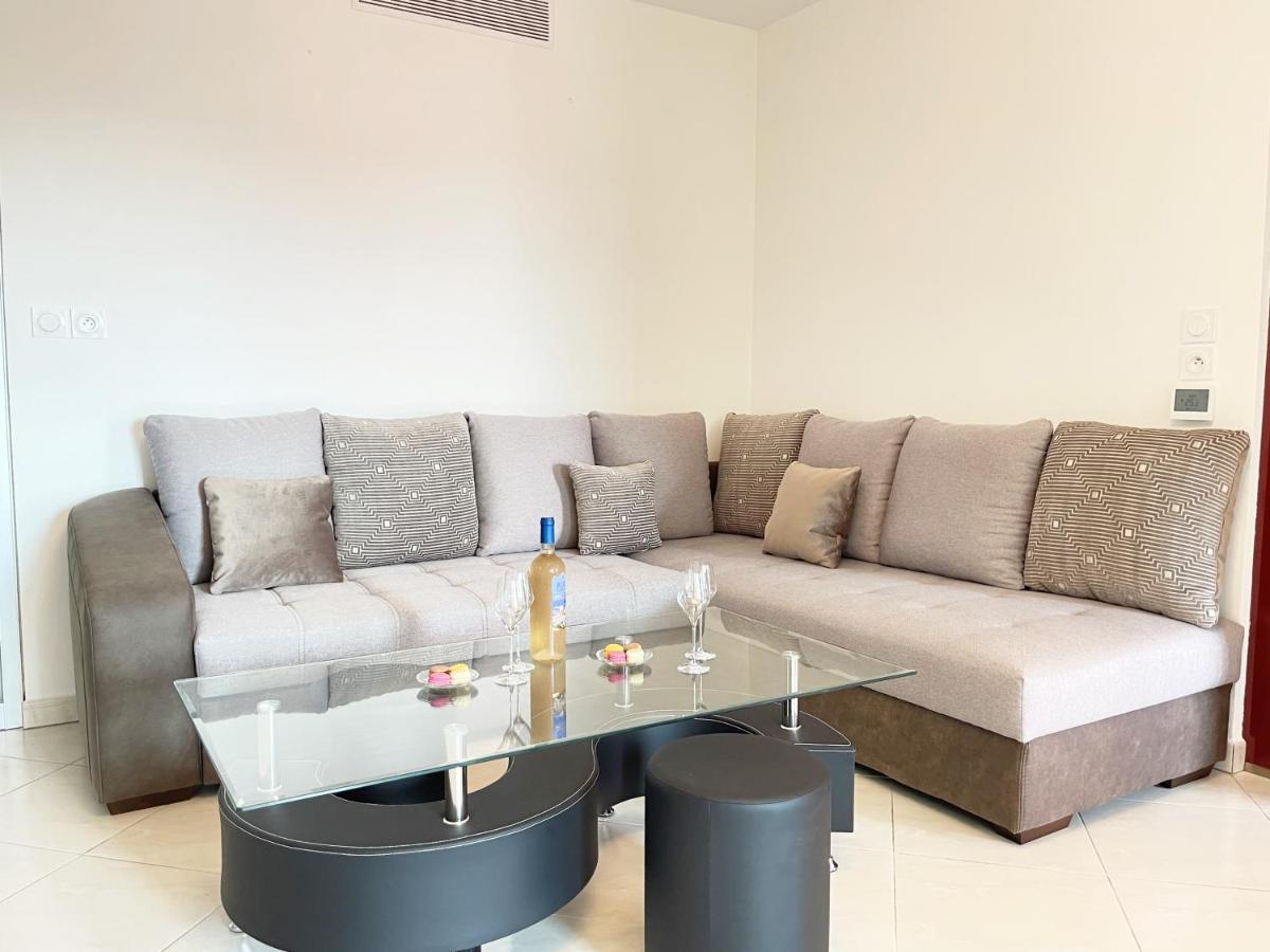 Tres Bel Appartement -Residence Avec Piscine Sur Le Toit Et Vue Panoramique Saint-Raphaël Exteriör bild