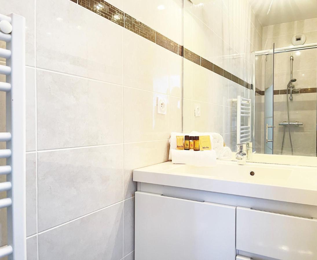 Tres Bel Appartement -Residence Avec Piscine Sur Le Toit Et Vue Panoramique Saint-Raphaël Exteriör bild