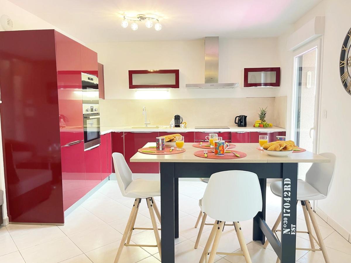 Tres Bel Appartement -Residence Avec Piscine Sur Le Toit Et Vue Panoramique Saint-Raphaël Exteriör bild