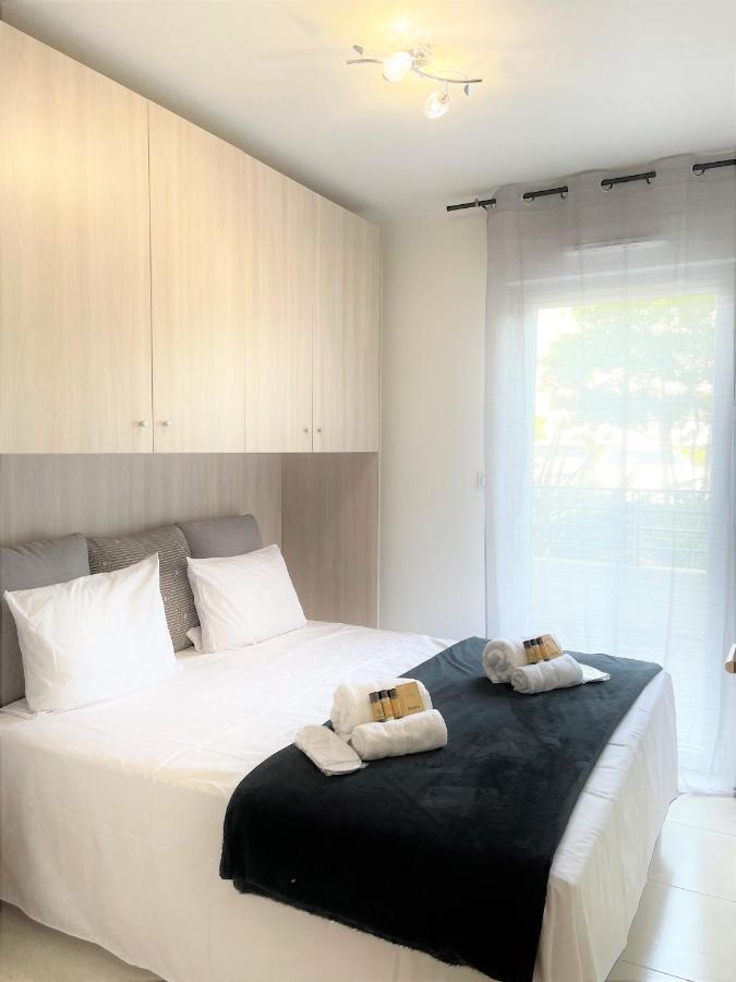 Tres Bel Appartement -Residence Avec Piscine Sur Le Toit Et Vue Panoramique Saint-Raphaël Exteriör bild