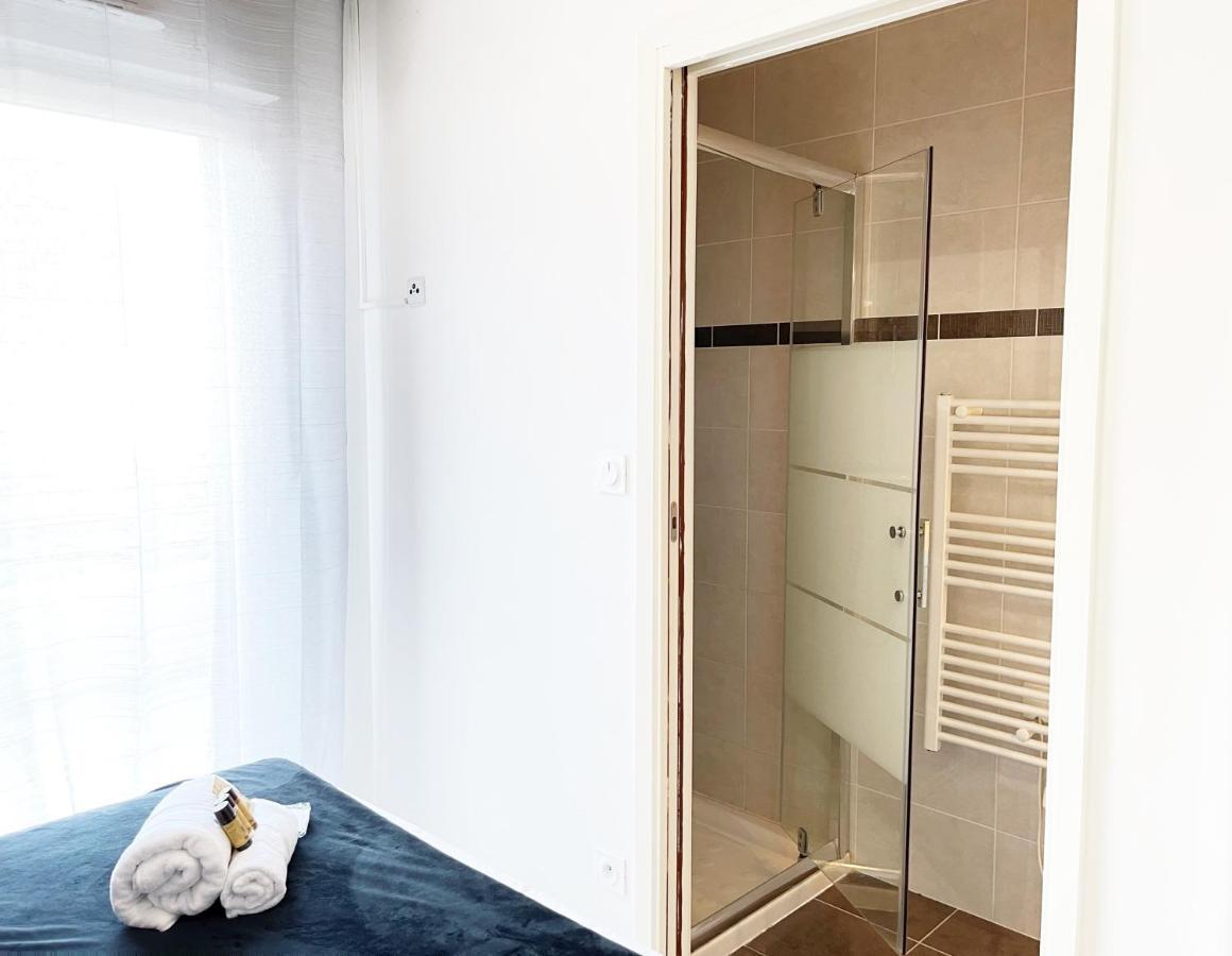 Tres Bel Appartement -Residence Avec Piscine Sur Le Toit Et Vue Panoramique Saint-Raphaël Exteriör bild