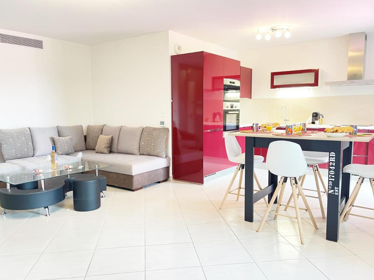 Tres Bel Appartement -Residence Avec Piscine Sur Le Toit Et Vue Panoramique Saint-Raphaël Exteriör bild